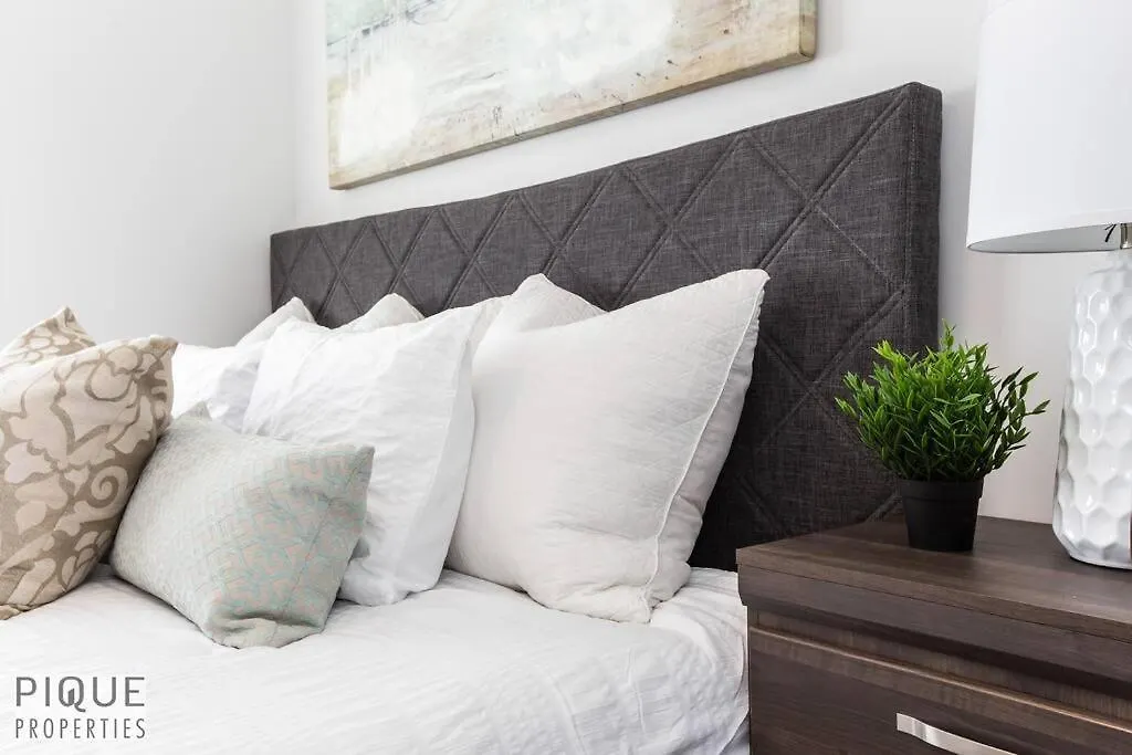 *New*Chic Modern Home*King Bed*Foosball*Sleeps 8! Edmonton
